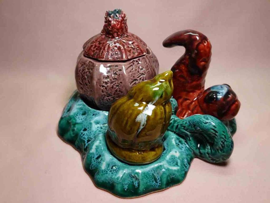 Novelty Salt & Pepper Shakers Club