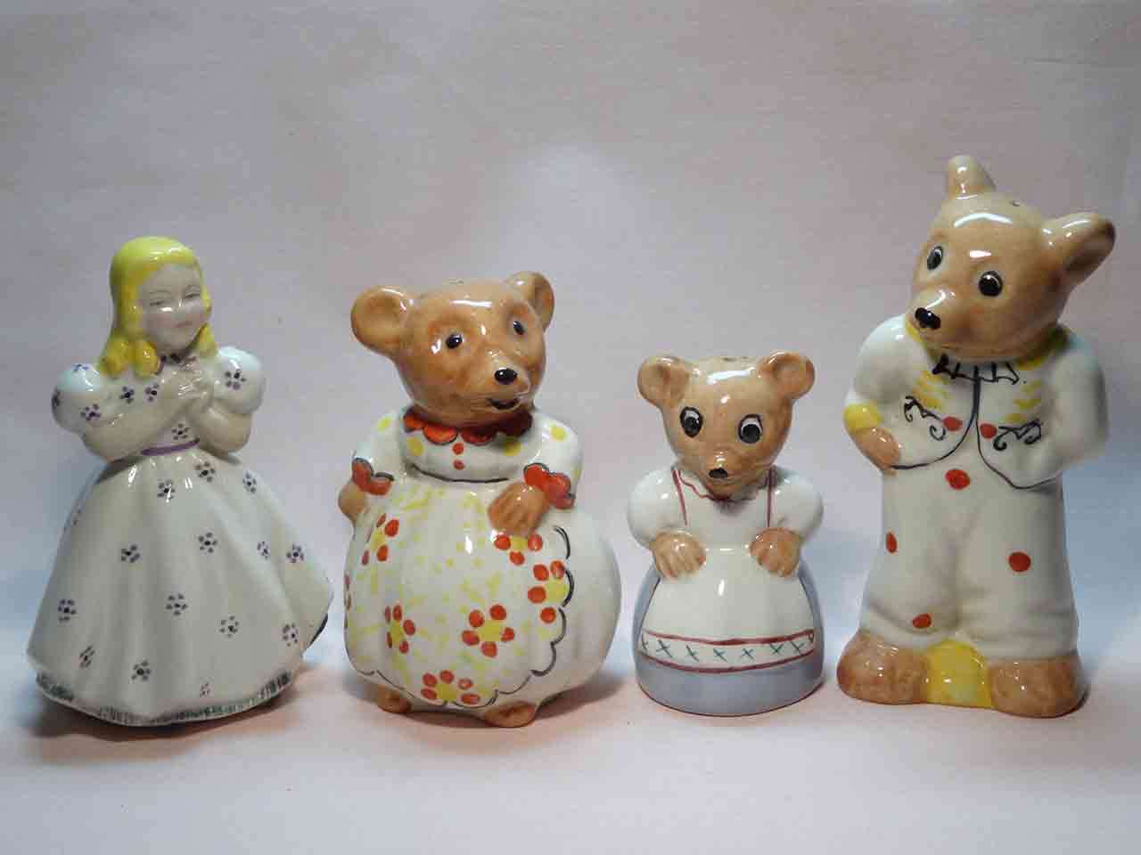 Novelty Salt & Pepper Shakers Club