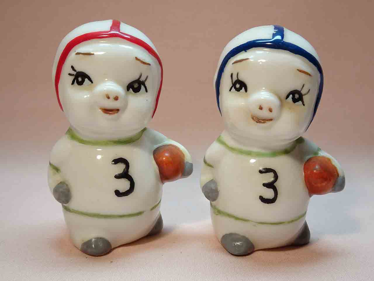 Novelty Salt & Pepper Shakers Club