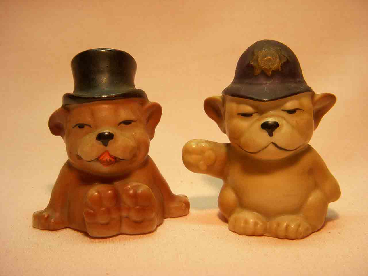 Novelty Salt & Pepper Shakers Club